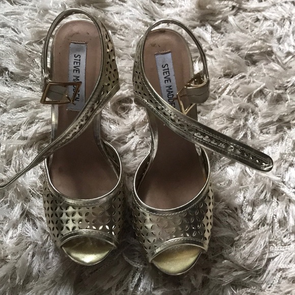 Steve Madden Platform Gold Wedges - Picture 3 of 5